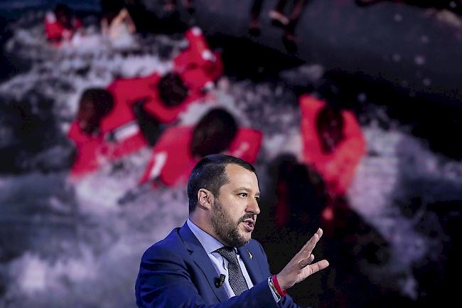 Salvini will, dass Schiffe mit aus Seenot geretteten Migranten nicht mehr in den Häfen Italiens anlegen können.