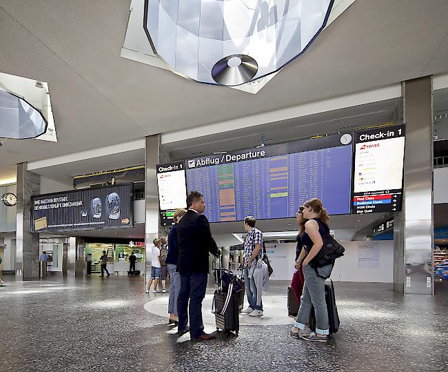 Zufahrt. 44 Prozent aller Personen, die zum Flughafen Zürich reisen, nutzen dafür den ÖV.