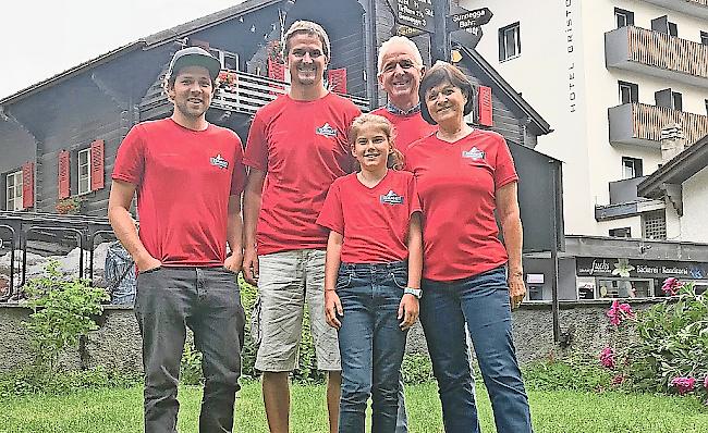 Das Team Zermatt (v. l.): Mathias Güntensperger (Ersatz), Kilian  Emmenegger, Chiara Bieler, Charly Hagen und Sonja Amstutz. 