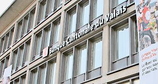 Laut einer Umfrage des Verbands Schweizerischer Kantonalbanken gehen die Jungen sehr sorgsam mit ihrem ersten Geld um.