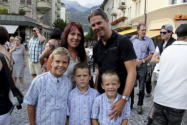 Nino (10), Karin (41), Stian (7), Thierry (5) und Daniel Zeiter (41) aus Fiesch.