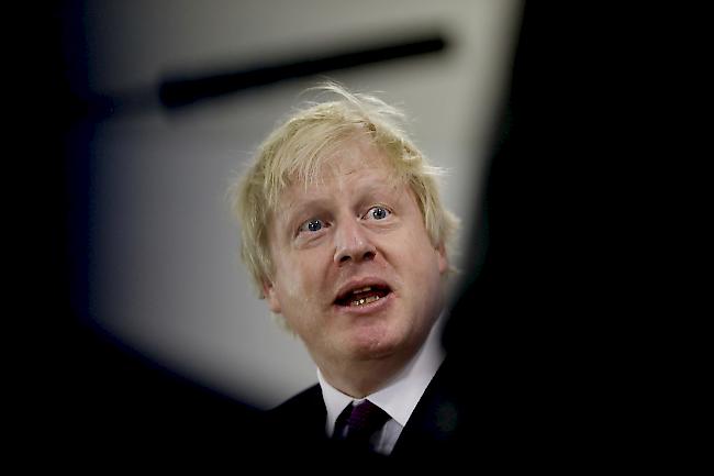 Zoff um EU-Austritt. Ex-Aussenminister Boris Johnson wirft Premierministerin Theresa May einen inkonsequenten Brexit-Kurs vor.