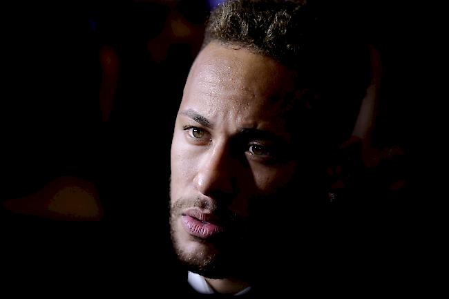 Vertrag bis 2022. Der brasilianische Superstar Neymar will auch weiterhin für Paris Saint-Germain spielen.