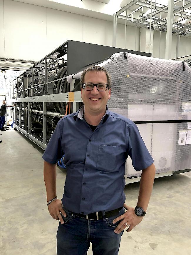 Ambitionierte Vision. Firmenchef Hans-Peter Heinzmann vor seiner neuen Waschanlage.