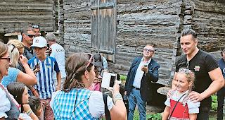 Verfolgt. Fans stellen Andreas Gabalier nach.