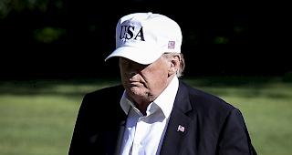 Keine Genehmigung. Ein Kleinflugzeug, das sich unerlaubt dem privaten Golfclub von US-Pr&auml;sident Trump in Bedminster im Bundesstaat New Jersey n&auml;herte, wurde von einem Kampfjet abgefangen.