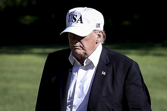 Keine Genehmigung. Ein Kleinflugzeug, das sich unerlaubt dem privaten Golfclub von US-Präsident Trump in Bedminster im Bundesstaat New Jersey näherte, wurde von einem Kampfjet abgefangen.