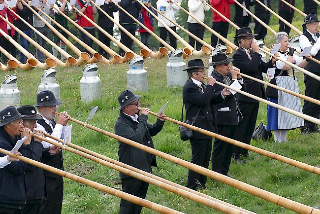 Lebendige Traditionen. Impressionen vom Alphhornfestival in Nendaz.