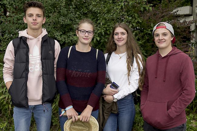 David Goetz (16), Jeannine Ritz (19), Ines Goetz (17) und Jonas Ritz (17) aus Niederwald.