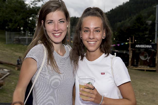 Sabrina (24) und Talitha Gurten (21) aus Grengiols.