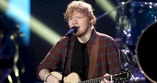 Rund 330 Musikfans wurden bei schw&uuml;lem Wetter bei einem Konzert von Ed Sheeran in Hamburg mit Kreislaufproblemen behandelt.