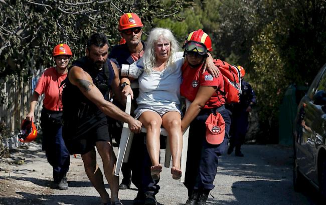 Bei den verheerenden Waldbränden in Griechenland sind nach neueten Angaben 81 Menschen ums Leben gekommen.