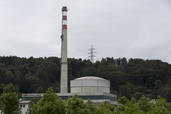 Die Folgen der Hitze. Das Kernkraftwerk Mühleberg kann wegen der warmen Aare weniger Strom produzieren.