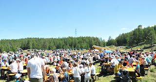 Gem&uuml;tliches Zusammensein auf der Moosalp.