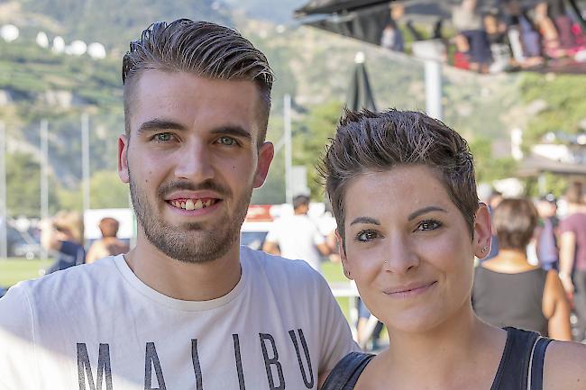 Nevio Imhasly (21) und Daniela Meyer (34), Susten.