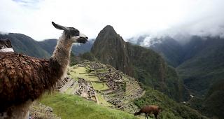 Die im 15. Jahrhundert erbaute Stadt Machu Picchu ist die wichtigste Touristenattraktion Perus.