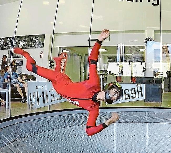 Wie Superman. Florean nutzt die aerodynamischen Prinzipien, um wie ein Vogel zu fliegen.