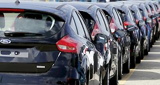 Fast alle Automobilisten in der Schweiz zahlen zu hohe Strassenverkehrsgeb&uuml;hren.