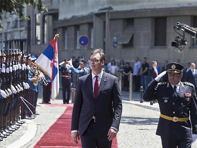 Pikant. Serbiens Staatschef Aleksandar Vucic gräbt in der Geschichte und zieht einen bedenklichen Vergleich.