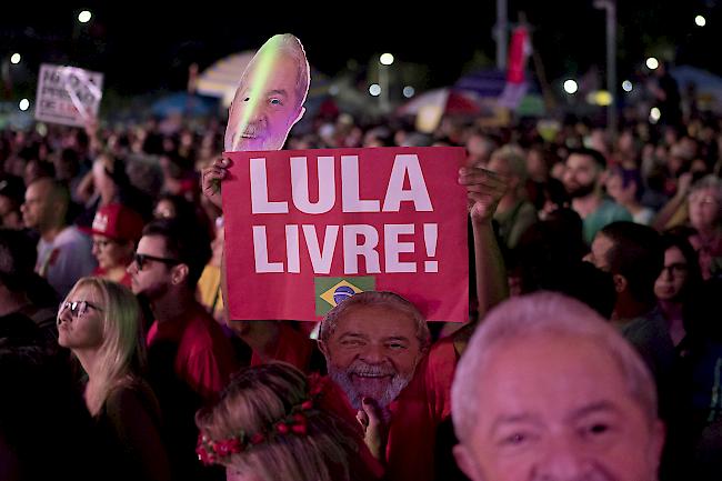 Wahltag 7. Oktober. Der ehemalige Präsident Brasiliens Luiz Inácio Lula da Silva ist trotz seiner Gefängnisstrafe als Kandidat für die Präsidentschaftswahl ernannt worden.