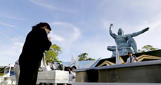 Gedenken.&nbsp;Zahlreiche Japaner gedenkten am Donnerstag der Opfer des Atombombenabwurfs auf Nagasaki vor 73 Jahren. Rund 70'000 Menschen starben.