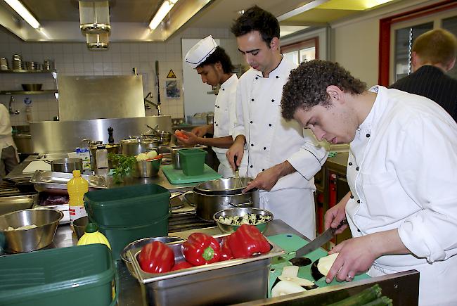 Mindestens zwei Prozent. Die Verbände Travail.Suisse, Syna, transfair und Hotel&Gastro fordern für 2019 generelle Lohnerhöhungen.