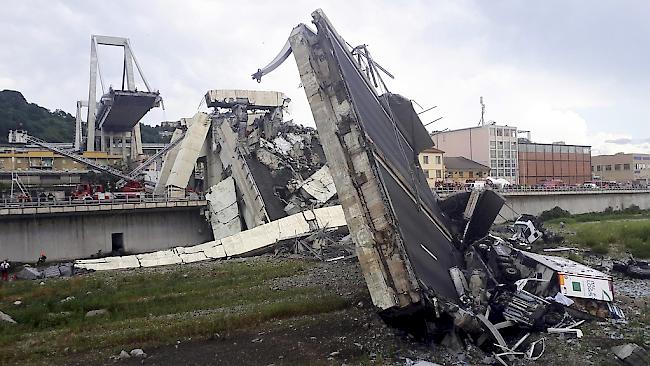 Durch den Einsturz der Brücke in der italienischen Hafenstadt Genua haben 43 Menschen ihr Leben verloren.