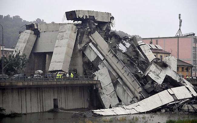 In Genua findet heute Samstag eine Trauerfeier für die Opfer der eingestürzten Autobahnbrücke statt. 