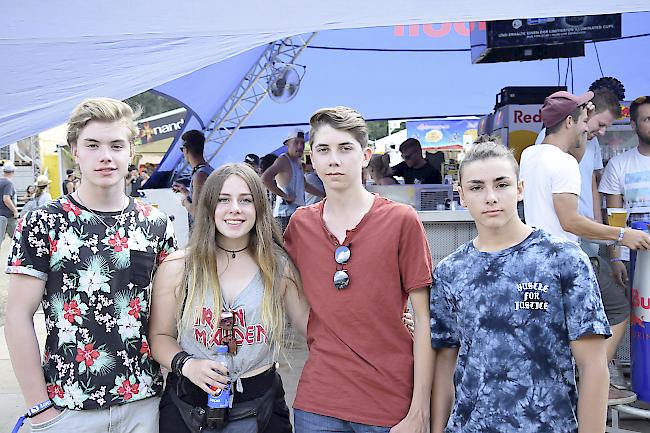 Brian Anthamatten (16), Liana Burgener (17), Luca Burgener (16),  John Sanchez (16), alle aus Saas-Grund.
