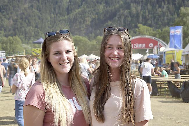 Carol Schuler (19) und Antonia Schnüriger (21) aus Schwyz.