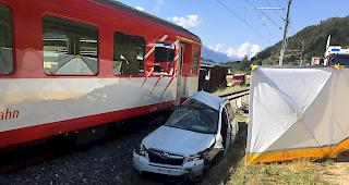 Am Dienstagmorgen kam es bei Selkingen zu einer Kollision zwischen einem MGB-Zug und einem Personenwagen.