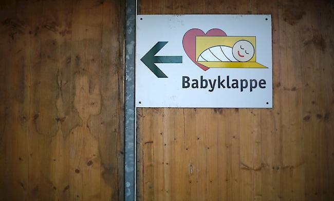 In einer Kölner Babyklappe ist die Leiche eines Säuglings gefunden worden.