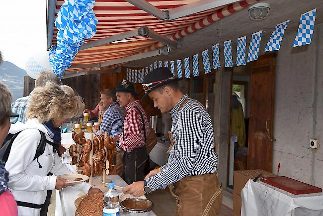 Impressionen der 20. kulturell-kulinarischen Wanderung von Ausserberg über St. German nach Raron.