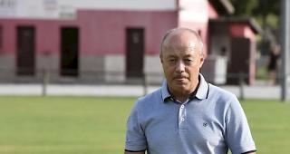 Schwere Zeiten. Trainer Erwin Venetz und der FC Raron waren beim Meisterschaftsauftakt gegen Aufsteiger Salgesch chancenlos.