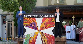 Fahnenpate und -patin: Jean-Michel Cina und Felizitas Mathier.