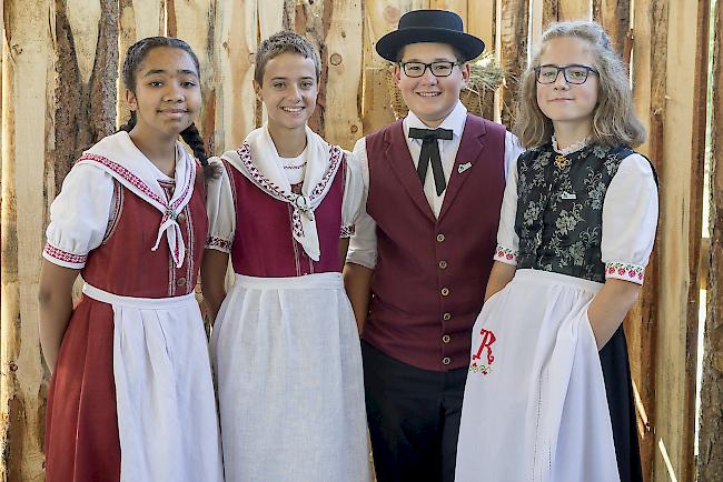 Deborah Wenger (15), Mirja Jossen (14) und Sven Imesch (14), Naters, und Angelika Rieder (13), Wiler.