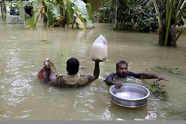 Wetterkapriolen. Die diesjährige Monsun-Saison forderte in Südasien bereits über 1200 Todesopfer.