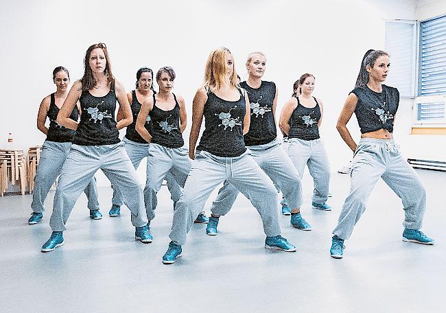 Volle Konzentration. Die Tänzerinnen von «Move Challenge» trainieren für den grossen Auftritt im La Poste.Fotos wb