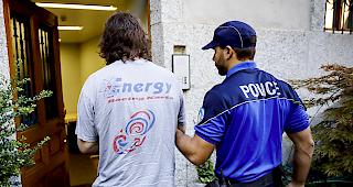 Schizophren. Gem&auml;ss Gerichtsurteil ist der 33-j&auml;hrige Mann, der am 2. Januar 2013 in Daillon drei Frauen t&ouml;tete und zwei M&auml;nner verletzte, unzurechnungsf&auml;hig und muss in eine Therapie.