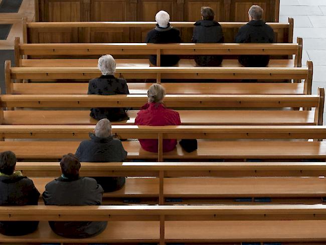 Sexuelle Übergriffe. Die Schweizer Bischofskonferenz will ihre Meldepflicht verschärfen und eine entsprechende Änderung gutheissen.
