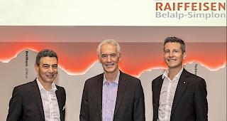 Von links: Erhard Salzmann (Raiffeisenbank Belalp-Simplon), Richard Ridinger (Lonza-Ceo) und Frank Kreuzer (Raiffeisenbank Belalp-Simplon)