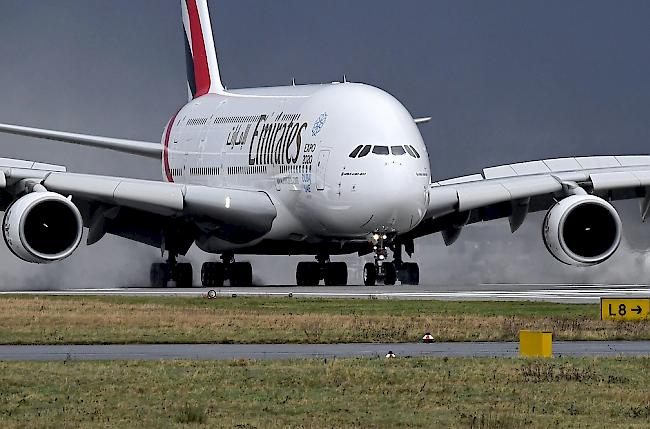 Ein Emirates-Flugzeug ist am New Yorker Flughafen unter Quarantäne gestellt worden.