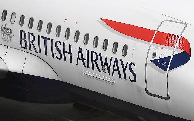 Bei British Airways sind Kundendaten von etwa 380 000 Kreditkarten gestohlen worden. 