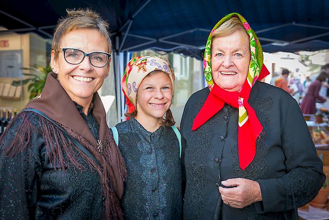 Käthy (49), Vanessa (12) und Hilda Lehner (80), Saas-Fee