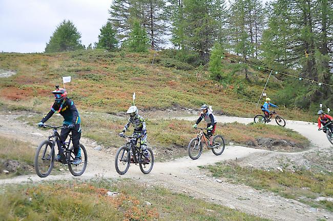 23 Trailbauer haben am "Sunnegga-Trail" gearbeitet – am Sonntag konnte er eröffnet werden.