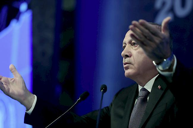 Umstritten. Der türkische Präsident Recep Tayyip Erdogan hat nach eigenen Angaben einen Luxusjet vom Emir von Katar als Geschenk erhalten.