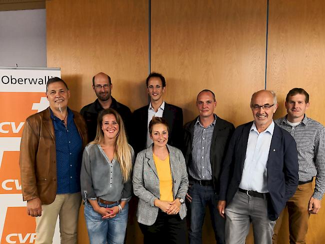 Nominationsversammlung der CVP Bezirk Visp (v.l): Egon Furrer, Christian Grütter, sowie Franziska Biner, Präsidentin der CVPO und Kevin Karlen, Myriam Wyer, Martin Schürch, Paul Burgener und Rainer Studer, Bezirkspräsident CVP (Es fehlen: Matteo Abächerli, Bianca Ballmann, Michael Burgener).