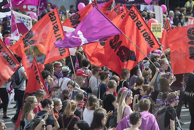 Kundgebung für Lohngleichheit und gegen Diskriminierung "#Enough 18" am Samstag in Bern. 