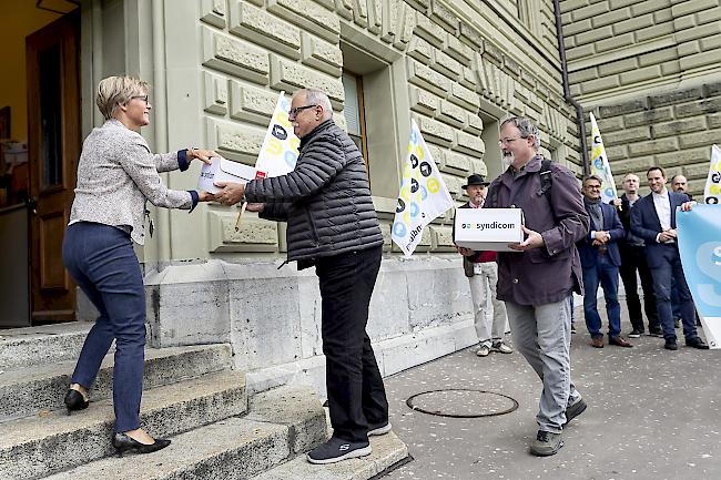 Unzufrieden. Die Swisscom plant umfangreiche Stellenkürzungen. Mit einer Petition gehen die Angestellten gegen ihren Arbeitgeber vor.