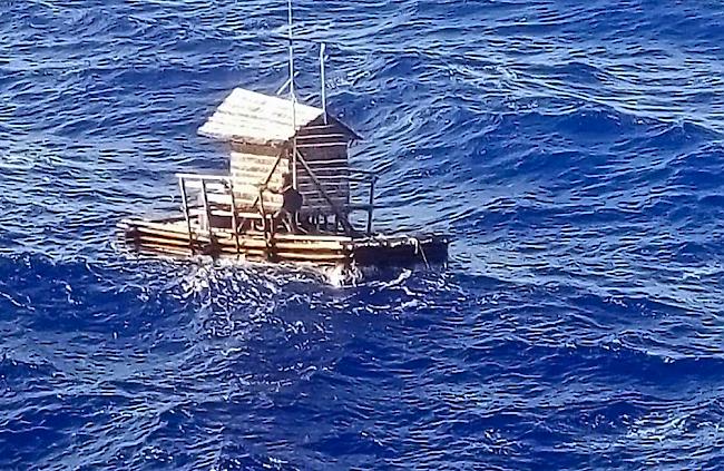 Die als "Rompong" bekannten flossartigen Boote werden in Indonesien traditionell zum Fischfang eingesetzt.